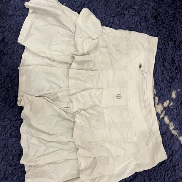 Lululemon White Tennis Skirt size 2 - Picture 2 of 2